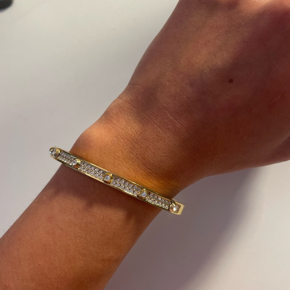 Michael Kors gold bracelet (clasp)